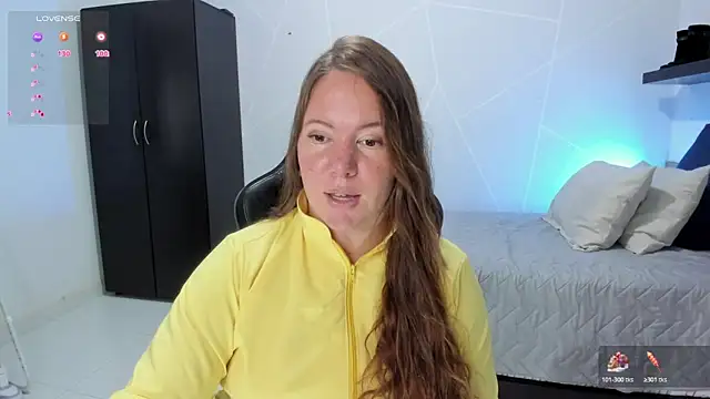 Snapshot of tamy_shine87 chatting on 10-26-25, 12:44 tamy shine87 online show from 10-26-25, 12:44