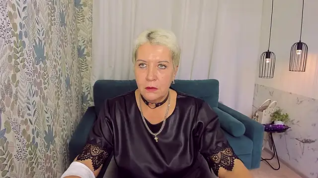 Snapshot of KathySunn chatting on 10-24-25, 10:03 KathySunn online show from 10-24-25, 10:03