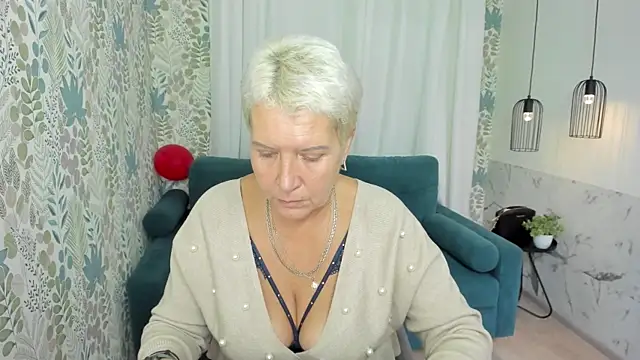 Snapshot of KathySunn chatting on 10-15-25, 07:05 KathySunn online show from 10-15-25, 07:05