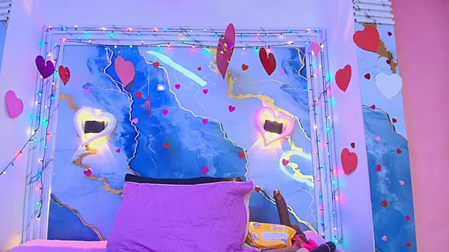 lorrayne  online show from 02-12-26, 12:16