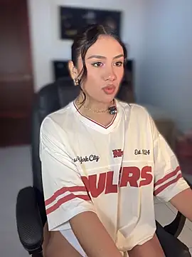 Snapshot of Ambar_pe_ chatting on 10-29-25, 03:38 Ambar pe online show from 10-29-25, 03:38