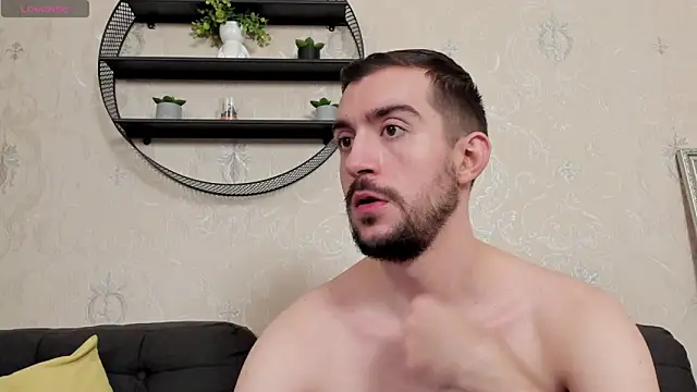 Snapshot of Dylan_Best chatting on 01-16-26, 11:31 Dylan Best online show from 01-16-26, 11:31