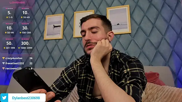 Snapshot of Dylan_Best chatting on 03-18-25, 08:39 Dylan Best online show from 03-18-25, 08:39