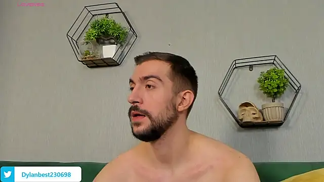 Snapshot of Dylan_Best chatting on 09-08-25, 11:26 Dylan Best online show from 09-08-25, 11:26