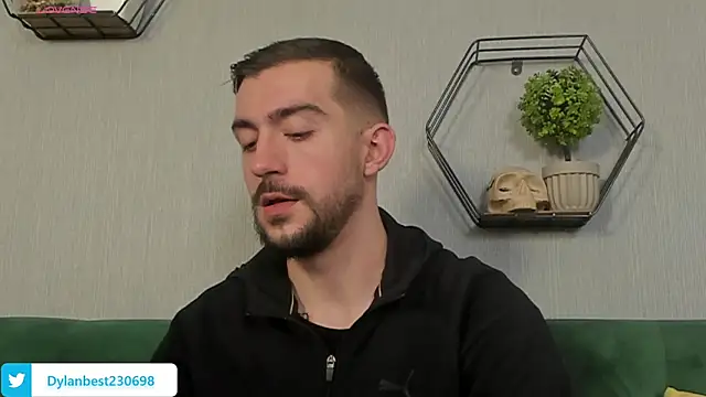 Snapshot of Dylan_Best chatting on 10-06-25, 02:02 Dylan Best online show from 10-06-25, 02:02