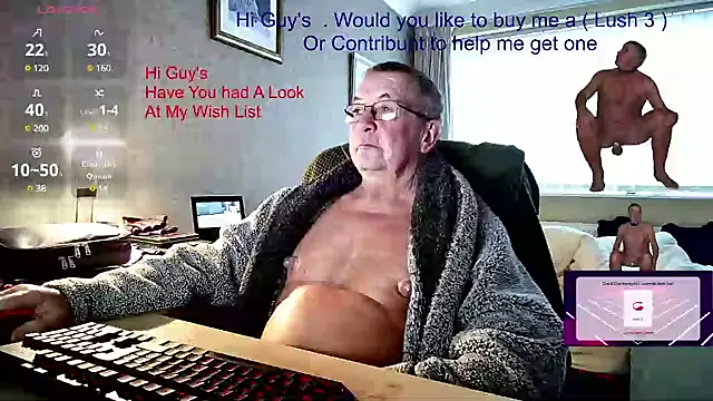 Snapshot of Aandy62 chatting on 12-12-24, 08:25 Aandy62 online show from 12-12-24, 08:25