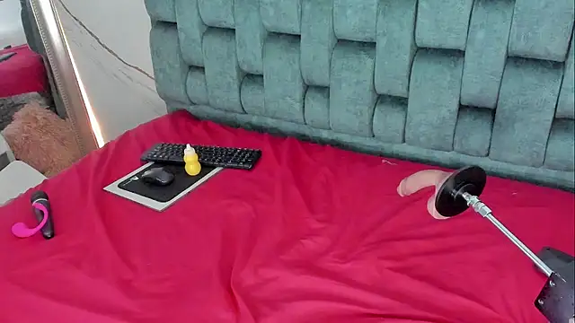 IsiisLovei online show from 02-24-26, 02:51