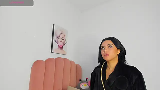 Snapshot of julieth_sanz chatting on 03-10-25, 11:34 julieth sanz online show from 03-10-25, 11:34