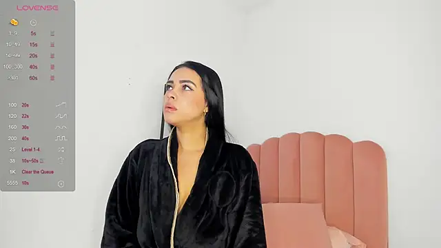 Snapshot of julieth_sanz chatting on 01-31-25, 08:32 julieth sanz online show from 01-31-25, 08:32