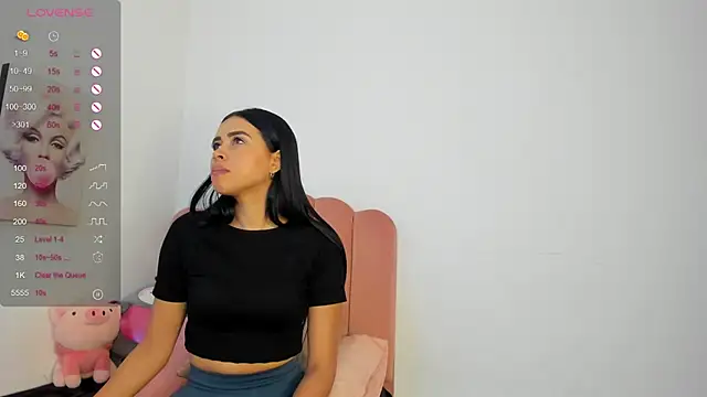 Snapshot of julieth_sanz chatting on 02-06-25, 08:56 julieth sanz online show from 02-06-25, 08:56