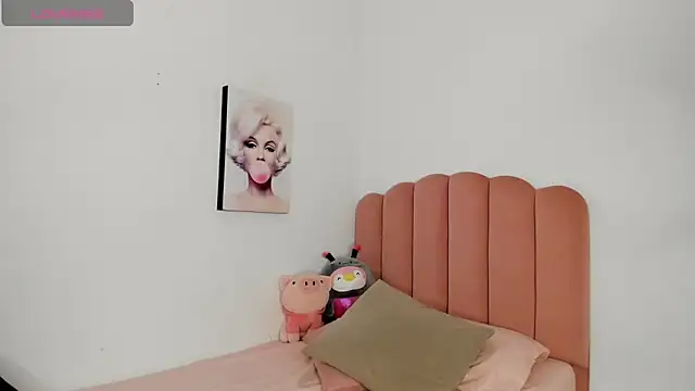 Snapshot of julieth_sanz chatting on 02-21-25, 09:02 julieth sanz online show from 02-21-25, 09:02