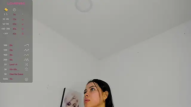 Snapshot of julieth_sanz chatting on 02-13-25, 11:28 julieth sanz online show from 02-13-25, 11:28