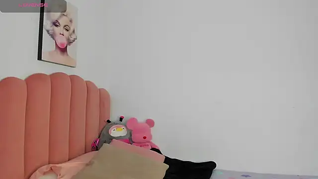 Snapshot of julieth_sanz chatting on 03-07-25, 08:34 julieth sanz online show from 03-07-25, 08:34