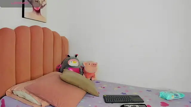 Snapshot of julieth_sanz chatting on 03-11-25, 09:02 julieth sanz online show from 03-11-25, 09:02