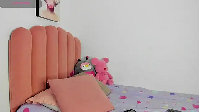 Snapshot of julieth_sanz chatting on 03-06-25, 11:14 julieth sanz online show from 03-06-25, 11:14