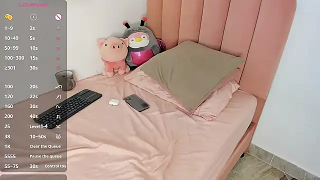 Snapshot of julieth_sanz chatting on 02-21-25, 12:06 julieth sanz online show from 02-21-25, 12:06