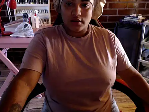 Hilarybunnyy online show from 03-09-26, 05:16