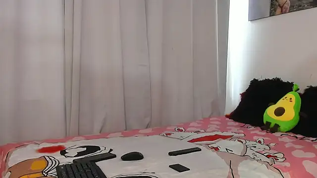 Sarah Jhonson online show from 10-11-25, 04:19