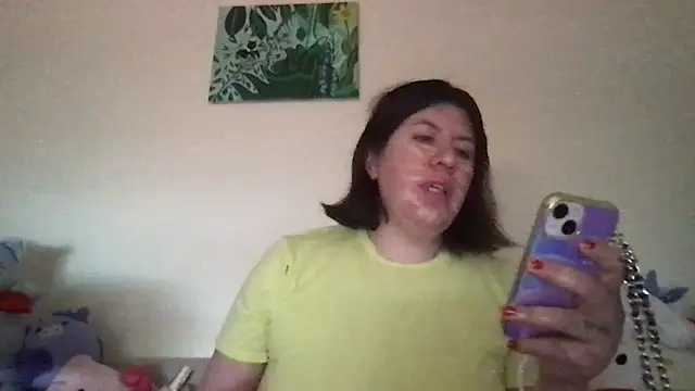 Snapshot of HYPHYtype chatting on 06-10-26, 11:17 HYPHYtype online show from 06-10-26, 11:17