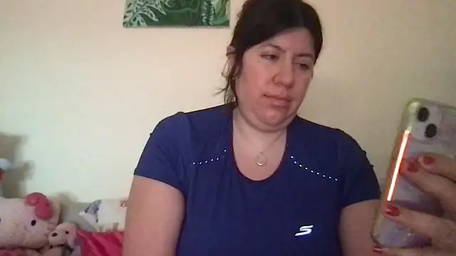 Snapshot of HYPHYtype chatting on 06-19-26, 10:25 HYPHYtype online show from 06-19-26, 10:25