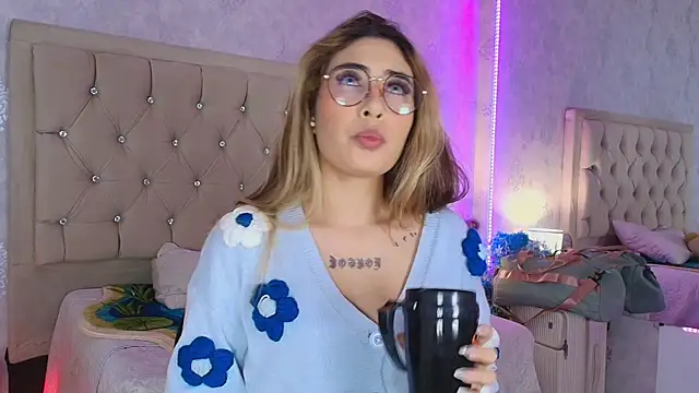 nini love01 online show from 04-22-26, 03:35