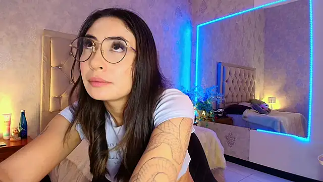 Snapshot of nini_love01 chatting on 03-07-25, 03:51 nini love01 online show from 03-07-25, 03:51