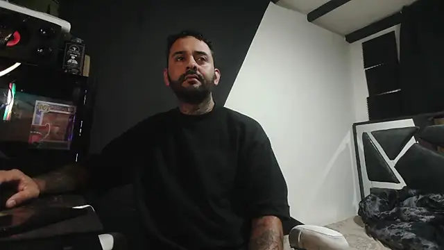 TeddyGominola  online show from 10-17-25, 09:49