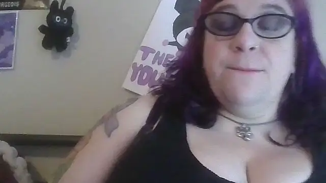 Snapshot of GothyBaby chatting on 05-05-26, 10:35 GothyBaby online show from 05-05-26, 10:35
