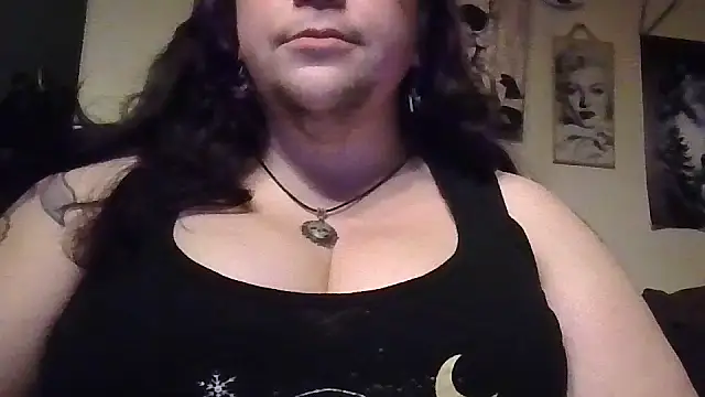 Snapshot of GothyBaby chatting on 11-13-25, 01:53 GothyBaby online show from 11-13-25, 01:53