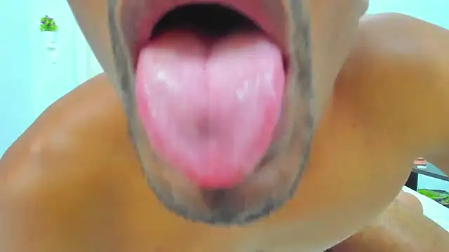 Marco johnsonn online show from 09-11-25, 02:22