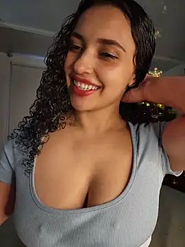 Lucy Marin online show from 12-15-25, 04:46