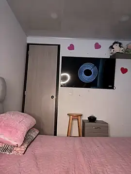 Lucy Marin online show from 03-06-25, 03:35