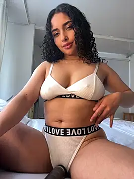 Lucy Marin online show from 09-09-25, 04:05