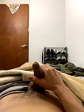 Snapshot of yequeal chatting on 12-04-24, 03:42 yequeal online show from 12-04-24, 03:42