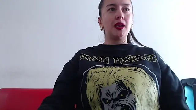 Snapshot of Cherry_1992 chatting on 01-19-26, 01:59 Cherry 1992 online show from 01-19-26, 01:59