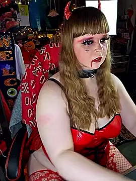 VelvetDiablo online show from 10-31-25, 12:18