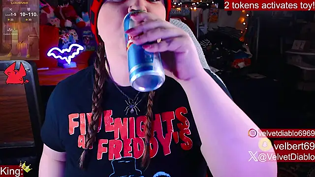 VelvetDiablo online show from 09-17-25, 11:40