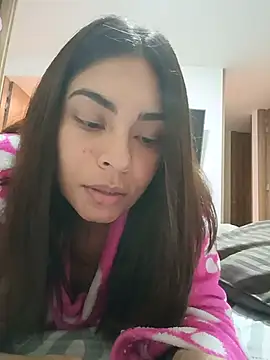Snapshot of Ivanna2 chatting on 06-15-26, 01:06 Ivanna2 online show from 06-15-26, 01:06
