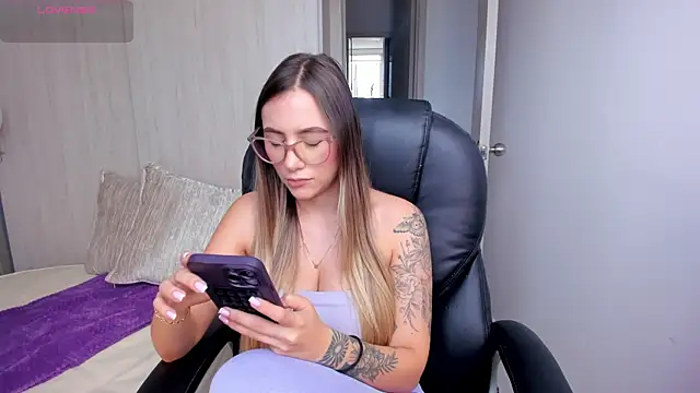 StacyConner online show from 09-19-25, 08:13