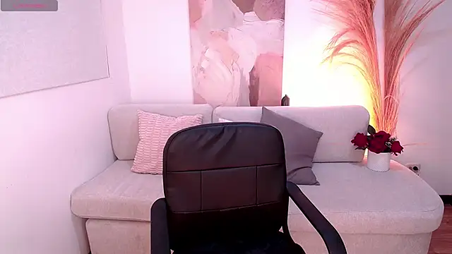 Snapshot of VictoriaLeia chatting on 10-07-25, 01:50 VictoriaLeia online show from 10-07-25, 01:50