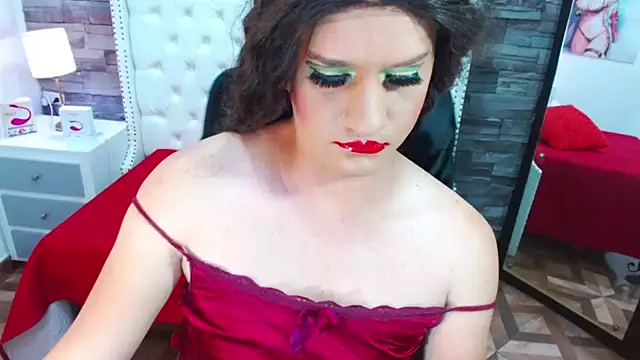 Snapshot of TRINY_TS chatting on 03-07-25, 04:00 TRINY TS online show from 03-07-25, 04:00