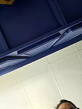 Snapshot of Nikkierosee chatting on 10-09-25, 03:45 Nikkierosee online show from 10-09-25, 03:45