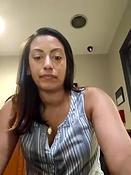 Snapshot of Nikkierosee chatting on 03-14-25, 02:53 Nikkierosee online show from 03-14-25, 02:53