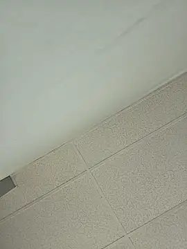 Snapshot of Nikkierosee chatting on 09-15-25, 04:51 Nikkierosee online show from 09-15-25, 04:51