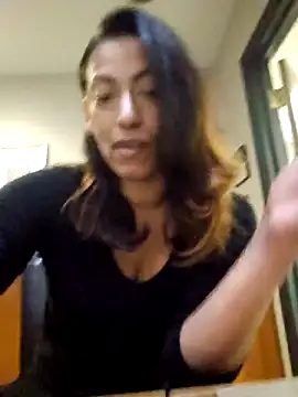 Snapshot of Nikkierosee chatting on 03-12-25, 02:52 Nikkierosee online show from 03-12-25, 02:52