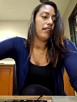 Snapshot of Nikkierosee chatting on 03-04-25, 04:17 Nikkierosee online show from 03-04-25, 04:17