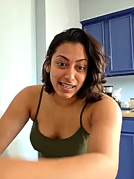 Snapshot of Nikkierosee chatting on 09-13-25, 12:16 Nikkierosee online show from 09-13-25, 12:16