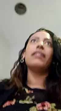 Snapshot of Nikkierosee chatting on 03-08-25, 08:25 Nikkierosee online show from 03-08-25, 08:25