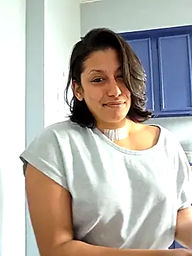 Snapshot of Nikkierosee chatting on 10-29-25, 03:22 Nikkierosee online show from 10-29-25, 03:22