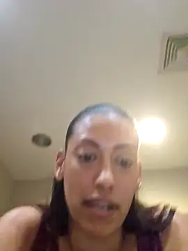 Snapshot of Nikkierosee chatting on 03-17-25, 11:13 Nikkierosee online show from 03-17-25, 11:13